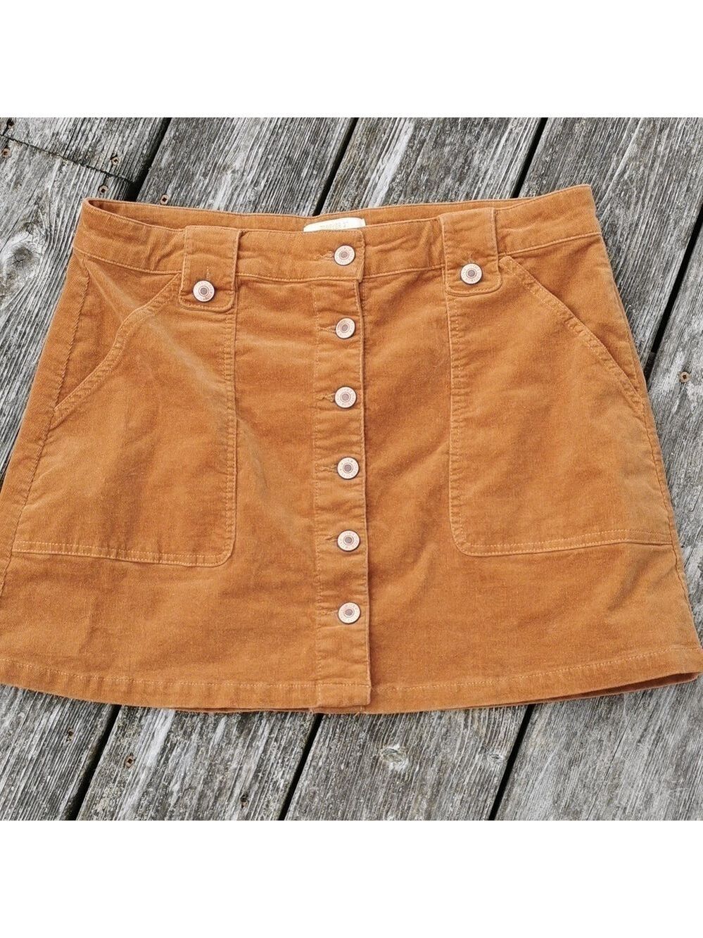 Forever 21 corduroy mini skirt. Size 30. EUC